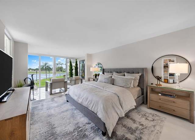 Property at 3095 N Course Dr #206, Pompano Beach, FL 33069, 3 beds, 2.5 baths
