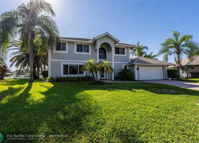 Property at 14200 Somerset Pl, Davie, FL 33325, 4 beds, 2.5 baths