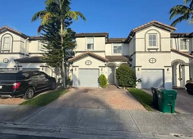 Property at 7738 NW 116th Ave #7738, Doral, FL 33178, 3 beds, 2.5 baths