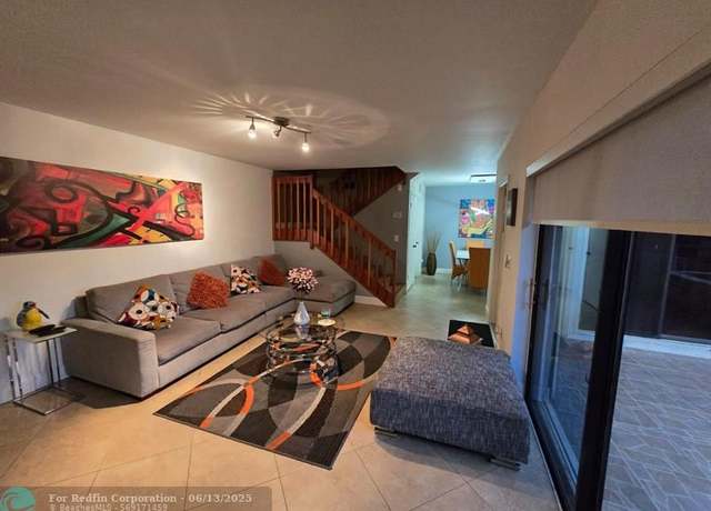 Property at 5525 NW 59th Pl, Tamarac, FL 33319, 3 beds, 2.5 baths