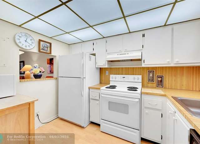 Property at 9621 Sunrise Lakes Blvd #301, Sunrise, FL 33322, 2 beds, 2 baths