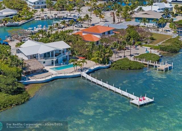 Property at 347 Stirrup Key Blvd, Marathon, FL 33050, 4 beds, 3 baths