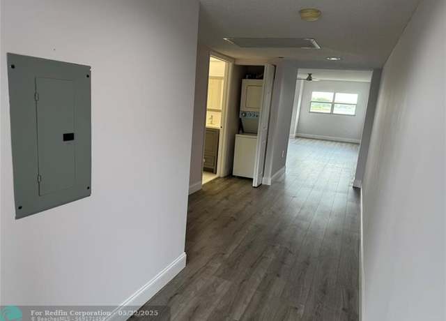 Property at 13800 SW 5th Ct #211, Pembroke Pines, FL 33027, 1 bed, 1.5 baths
