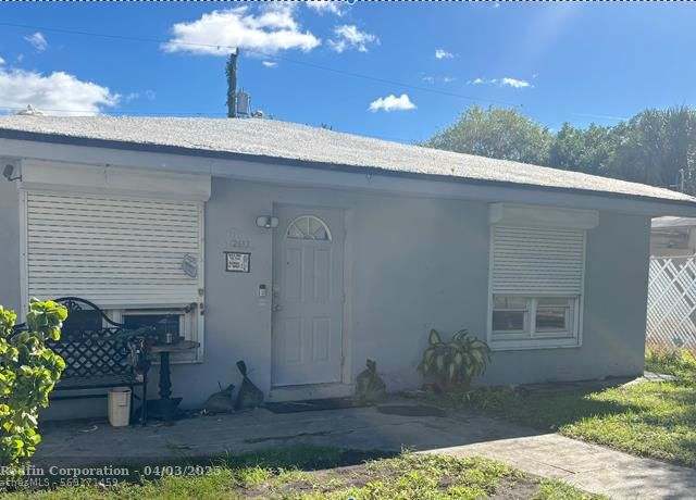 Property at 2612 SW 14th Ave, Fort Lauderdale, FL 33315, 2 beds, 1 bath