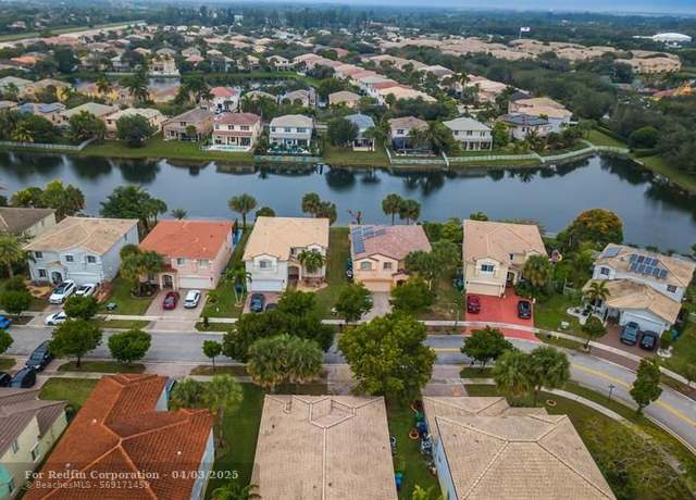 Property at 4528 SW 129th Ave, Miramar, FL 33027, 5 beds, 3 baths