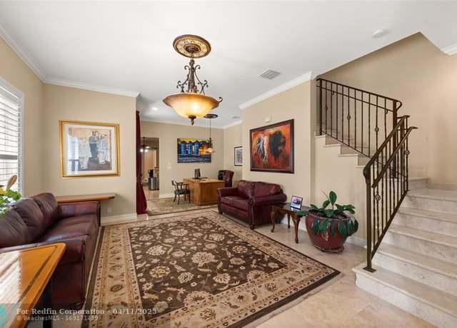 Property at 423 SW 16th St, Fort Lauderdale, FL 33315, 3 beds, 2.5 baths