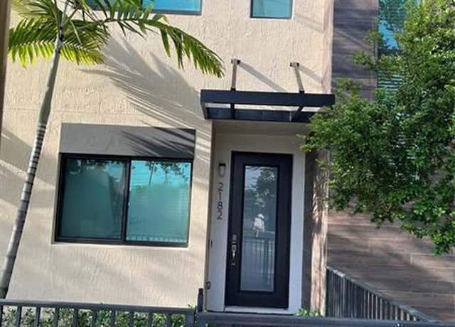 Property at 2182 NW 6 St, Fort Lauderdale, FL 33311, 3 beds, 2.5 baths