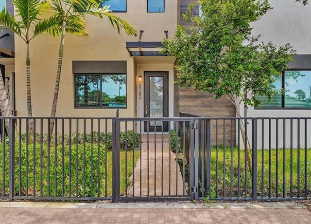 Property at 2182 NW 6 St, Fort Lauderdale, FL 33311, 3 beds, 2.5 baths