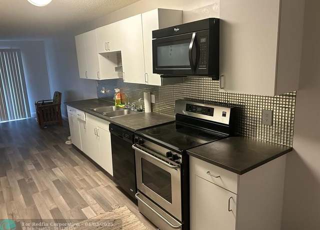 Property at 2050 Oleander Blvd Unit 9-204, Fort Pierce, FL 34950, 1 bed, 1 bath