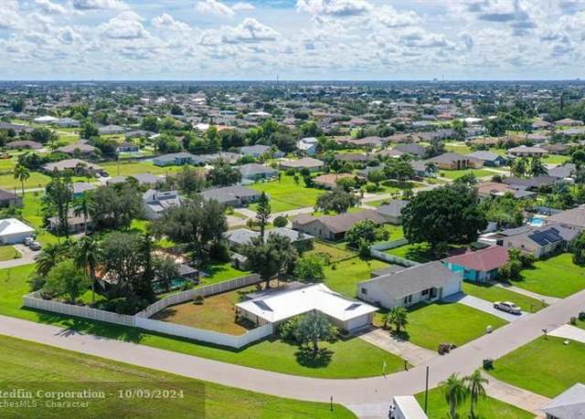 Property at 137 SE Santa Barbara Pl, FL 33990, 2 beds, 2 baths