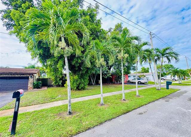 Property at 11540 Sheridan St, Pembroke Pines, FL 33026, 4 beds, 2 baths