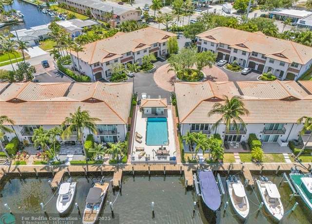 Property at 1327 SE 3rd Ave #1327, Pompano Beach, FL 33060, 3 beds, 2.5 baths