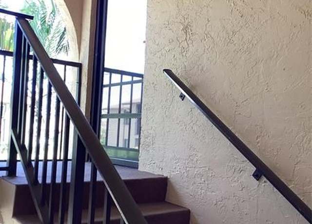 Property at 418 Pine Glen Ln Unit c-2, Green Acres, FL 33463, 2 beds, 1 bath