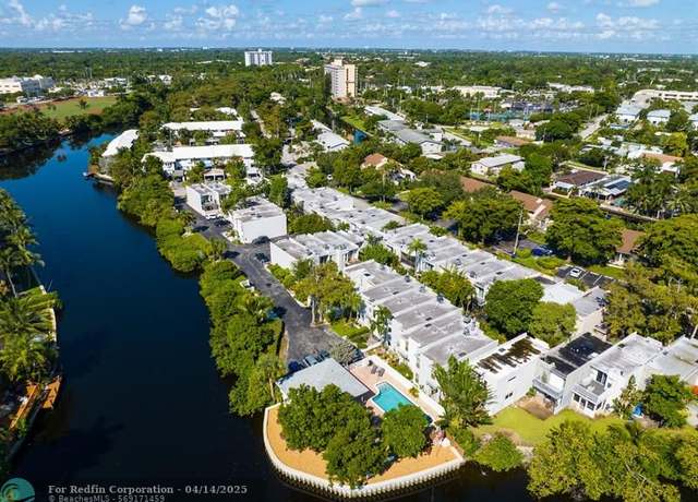 Property at 658 Kensington Pl Unit 11B, Wilton Manors, FL 33305, 2 beds, 2.5 baths