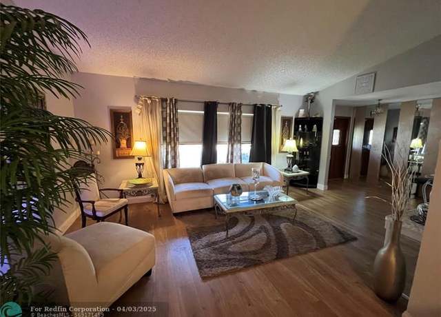 Property at 564 NW 113th Ter, Coral Springs, FL 33071, 4 beds, 2.5 baths