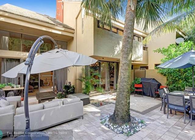 Property at 702 St Albans Dr #702, Boca Raton, FL 33486, 3 beds, 2.5 baths