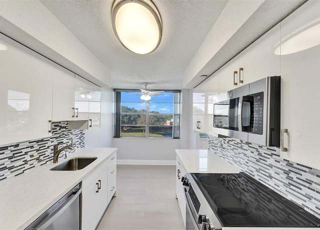 Property at 1000 Saint Charles Pl #305, Pembroke Pines, FL 33026, 2 beds, 2 baths