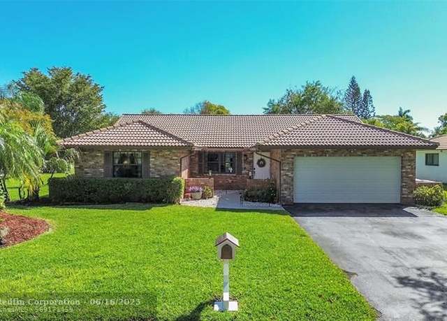 Property at 935 NW 110th Ln, Coral Springs, FL 33071, 4 beds, 2 baths