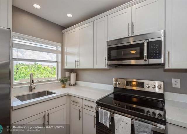 Property at 9181 Sunrise Lakes Blvd #306, Sunrise, FL 33322, 1 bed, 1 bath