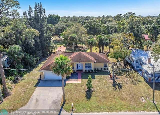 Property at 465 2nd Ave, FL 33935, 3 beds, 2 baths