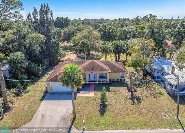 Property at 465 2nd Ave, FL 33935, 3 beds, 2 baths