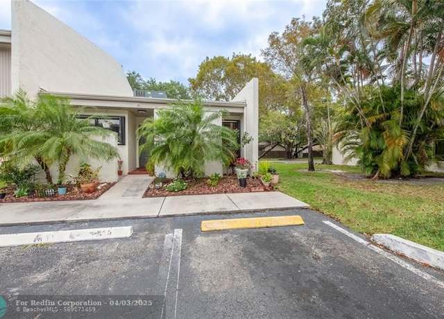 Property at 9889 NW 14th Ct #180, Pembroke Pines, FL 33024, 3 beds, 2 baths
