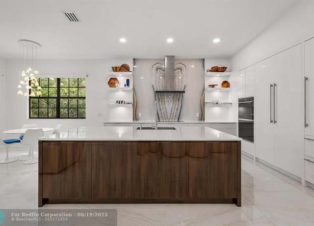 Property at 7587 Old Thyme Ct, Parkland, FL 33076, 4 beds, 2 baths