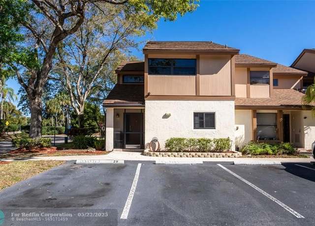 Property at 4630 NW 30th St, Coconut Creek, FL 33063, 3 beds, 2.5 baths