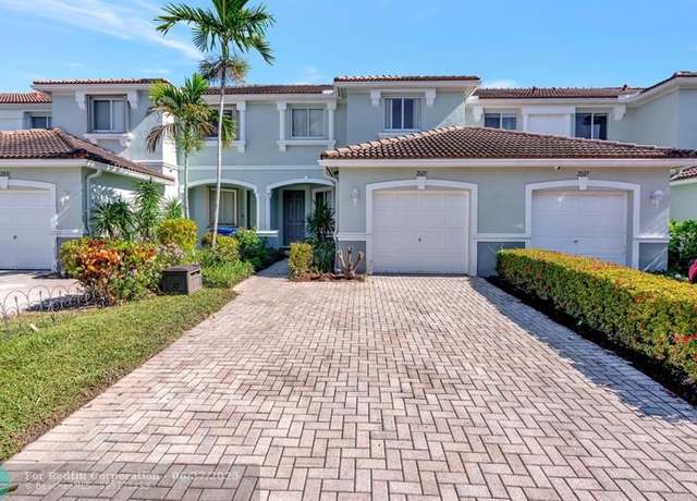Property at 2029 Oakhurst Way, Riviera Beach, FL 33404, 3 beds, 2.5 baths