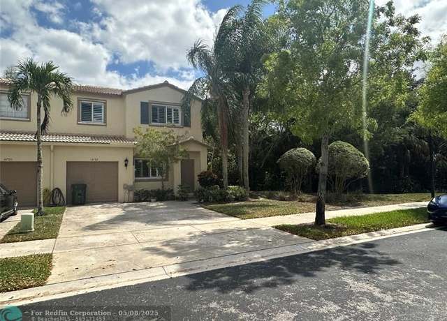 Property at 4792 Lago Vista Dr #4792, Coconut Creek, FL 33073, 4 beds, 2.5 baths