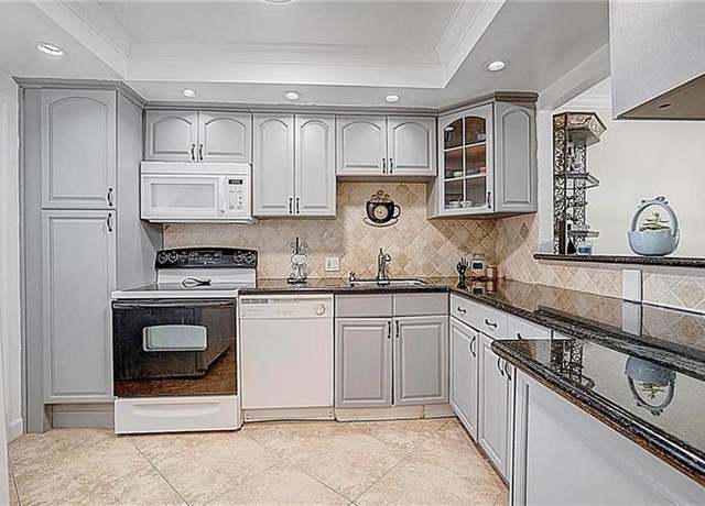 Property at 3150 N Palm Aire Dr #501, Pompano Beach, FL 33069, 3 beds, 2 baths