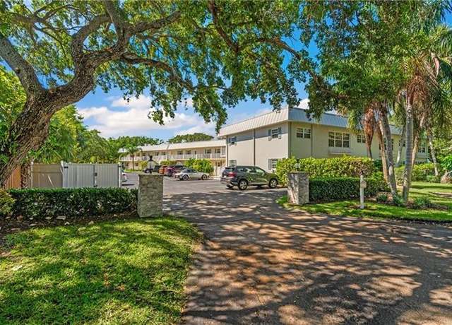 Property at 900 Jasmine Ln #203, Vero Beach, FL 32963, 2 beds, 2 baths
