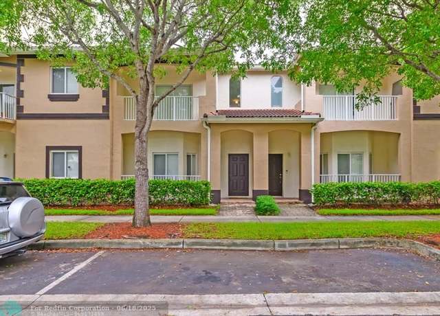 Property at 2314 SE 21st St #2314, Homestead, FL 33035, 2 beds, 2.5 baths
