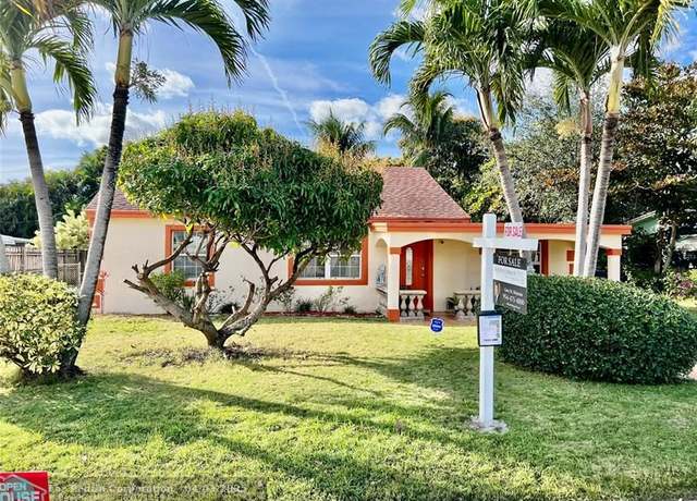 Property at 909 Helena Dr, FL 33461, 3 beds, 3 baths