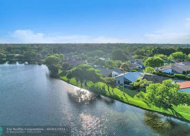Property at 2097 Montpeliar, Weston, FL 33326, 3 beds, 2 baths