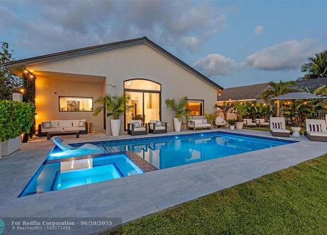 Property at 226 SW 180th Ave, Pembroke Pines, FL 33029, 4 beds, 2.5 baths