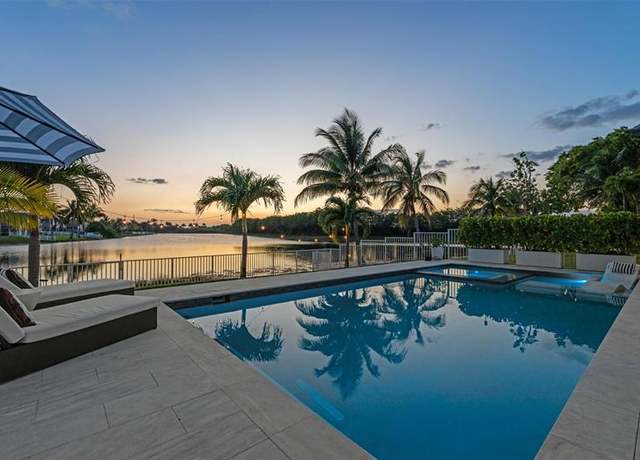 Property at 226 SW 180th Ave, Pembroke Pines, FL 33029, 4 beds, 2.5 baths