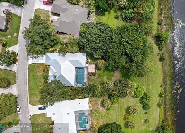 Property at 4426 SW Oakhaven Ln, Palm City, FL 34990, 4 beds, 2.5 baths