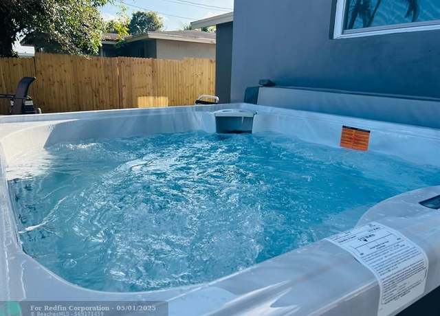 Property at 220 SW 29th Ave, Fort Lauderdale, FL 33312, 4 beds, 2 baths