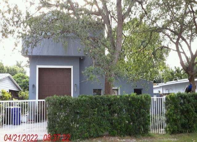 Property at 810 SW 10th Ter, Fort Lauderdale, FL 33315, 4 beds, 4 baths
