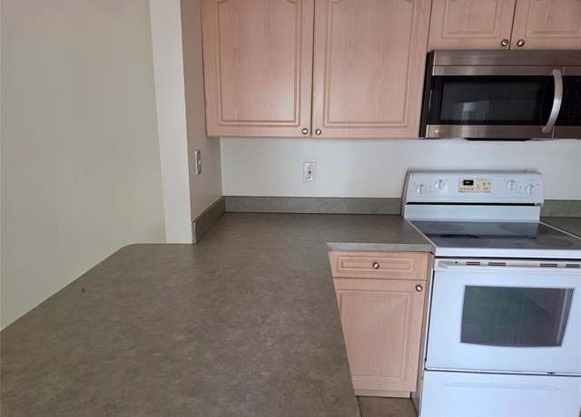 Property at 12077 Regal Ct #12077, Wellington, FL 33414, 2 beds, 2.5 baths