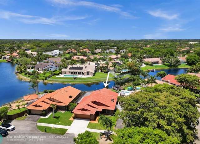 Property at 11405 W Point Dr, Cooper City, FL 33026, 3 beds, 2 baths