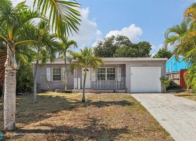 Property at 1531 17th Ave, Lake Worth, FL 33460, 2 beds, 2 baths