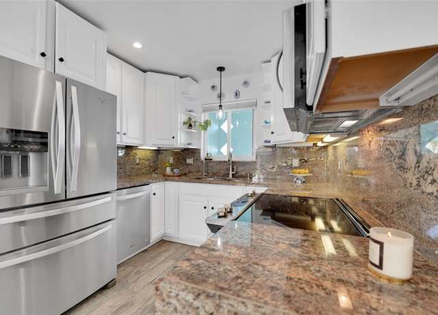 Property at 17 SE 9th Ave, Deerfield Beach, FL 33441, 3 beds, 3 baths