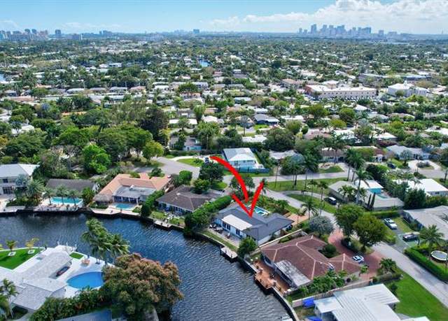Property at 1981 Coral Gardens Dr, Wilton Manors, FL 33306, 4 beds, 2 baths
