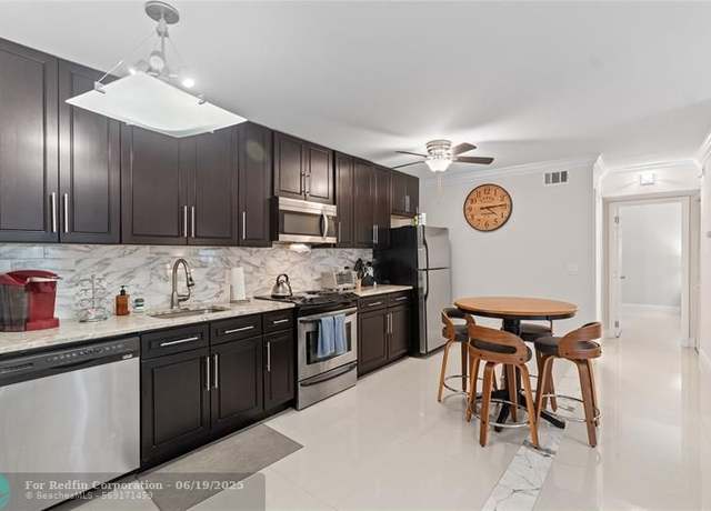 Property at 567 Trace Cir #104, Deerfield Beach, FL 33441, 2 beds, 2 baths