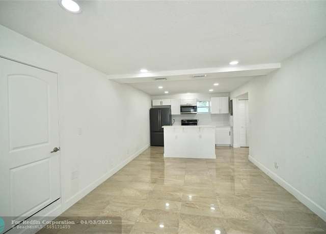 Property at 2205 A E Isaacs Ave, West Palm Beach, FL 33407, 5 beds, 3 baths