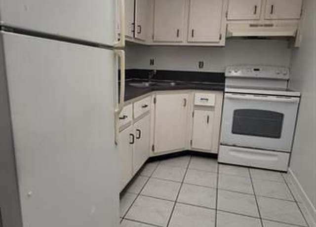 Property at 4200 NW 3rd Ct #331, Plantation, FL 33317, 1 bed, 1 bath