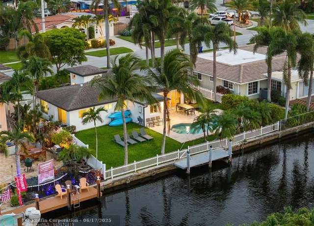 Property at 331 SE 12th St, Pompano Beach, FL 33060, 3 beds, 3 baths