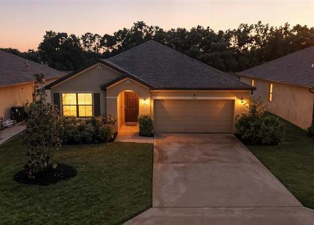 Property at 6295 NW Regent St, Port St. Lucie, FL 34983, 3 beds, 2 baths